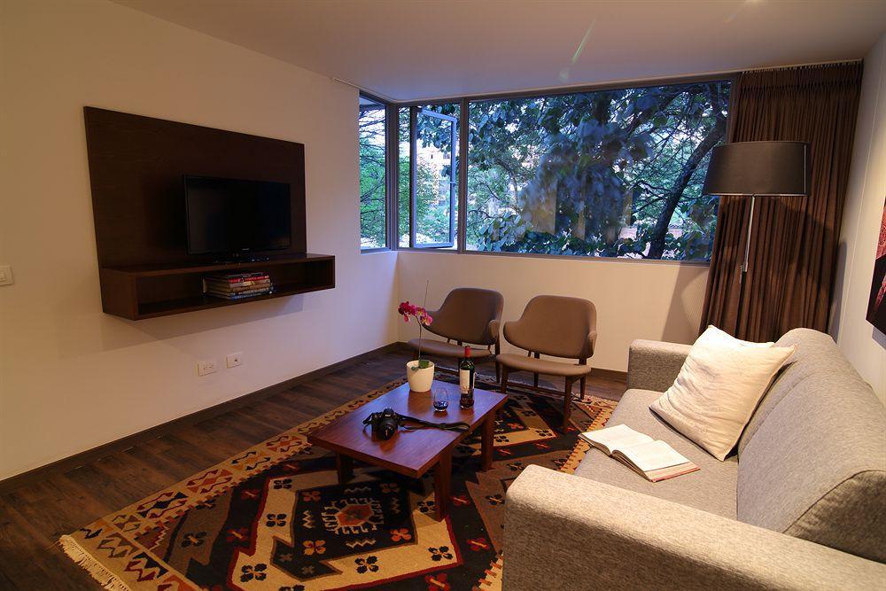 Sites Hotel Medellín Eksteriør billede Living room
