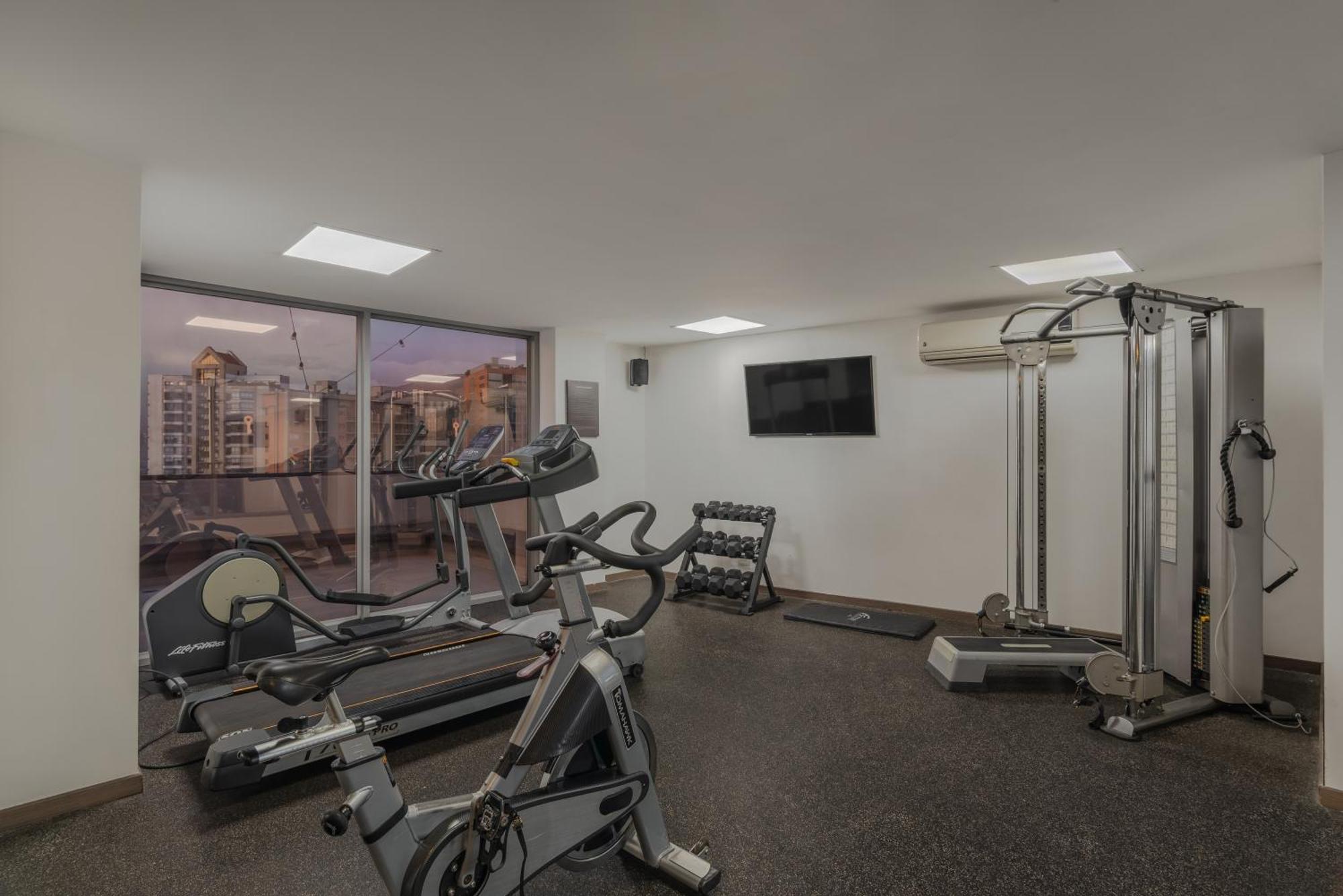 Sites Hotel Medellín Eksteriør billede The gym at the hotel