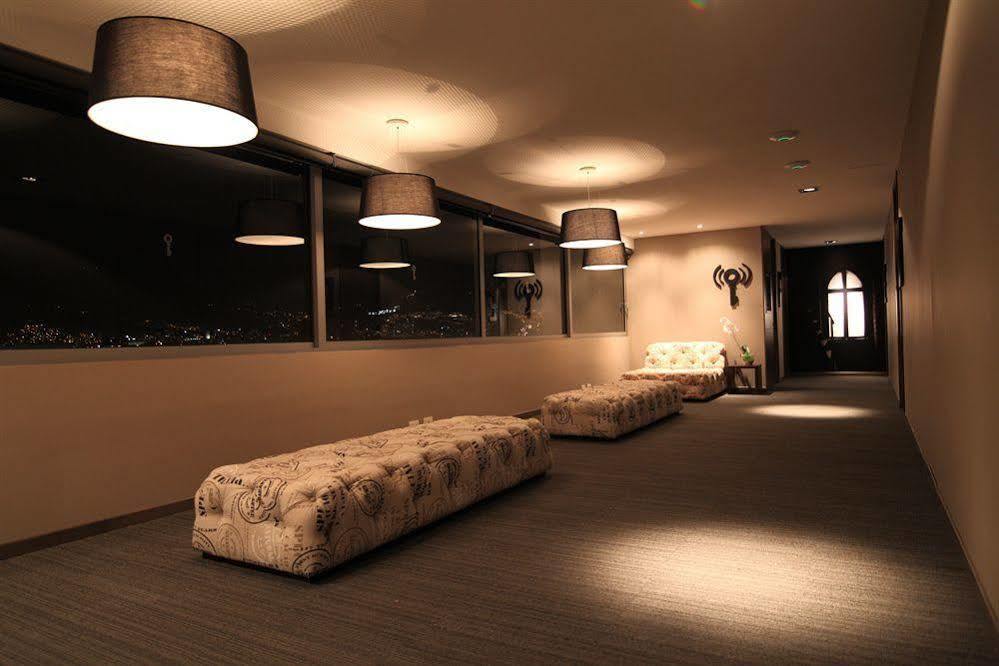 Sites Hotel Medellín Eksteriør billede The interior of the hotel
