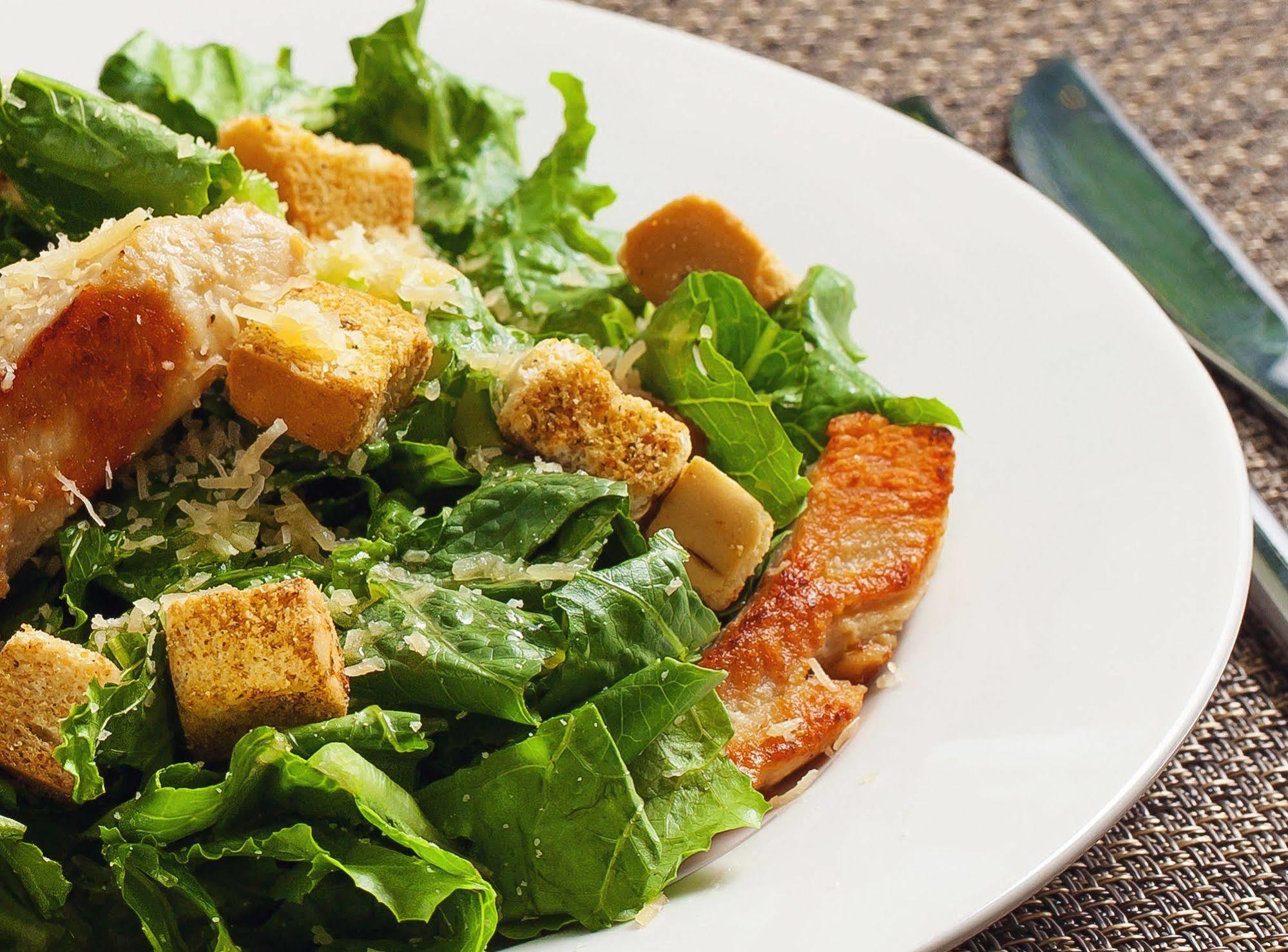 Sites Hotel Medellín Eksteriør billede Caesar salad