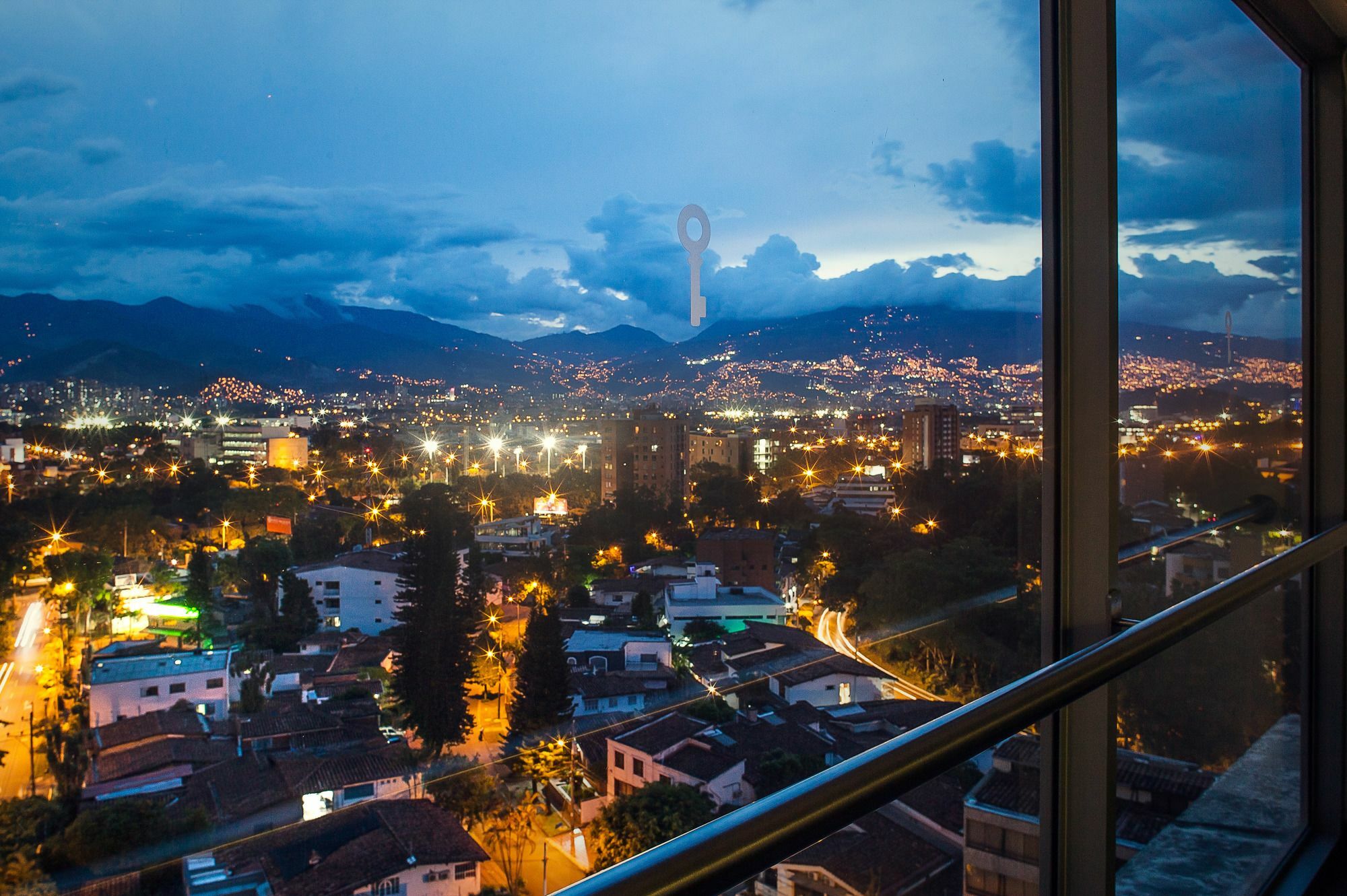 Sites Hotel Medellín Eksteriør billede View of the city from the hotel